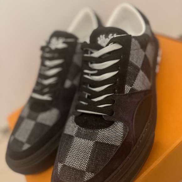 Louis Vuitton Damier Distorted Ollie Sneaker - Picture 3 of 7